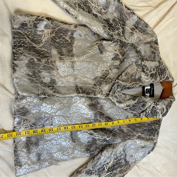 NueVa | Metallic Crackle Button Down Jacket | Silver, Cream | NWOT | Size 10 - Picture 8 of 8